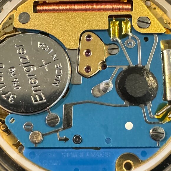 Fabulous Vintage Swiss Made Wittnauer Gold and Stainless Steel Dress Watch - Picture 10 of 10